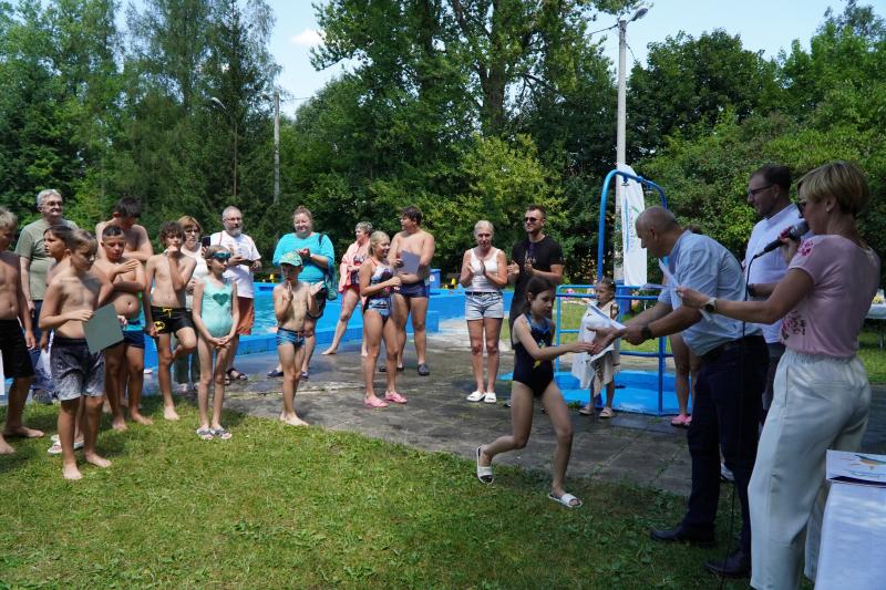 POWIATOWI MISTRZOWIE PŁYWANIA